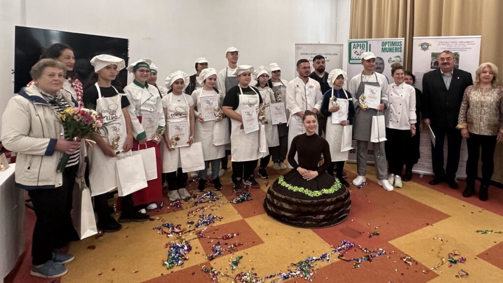 Виктор Пасев и Иво Йонков на кулинарното състезание „Като шеф готвачите“
