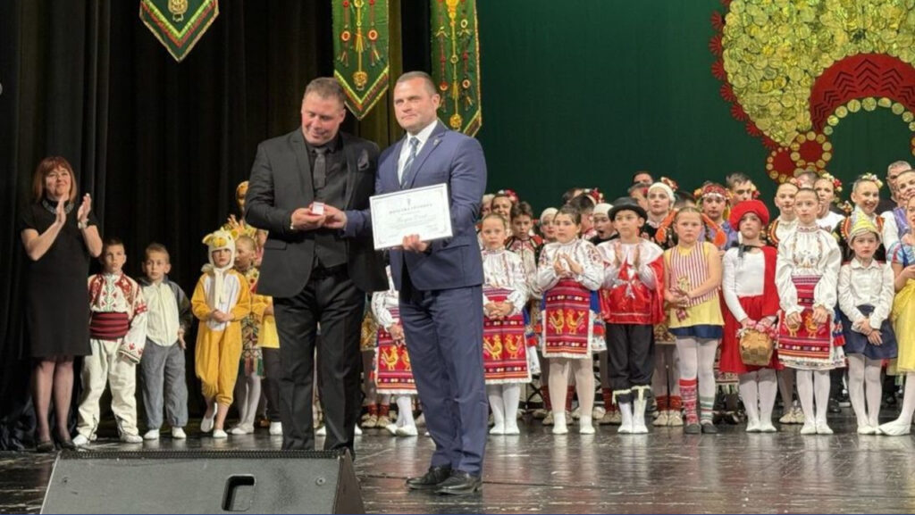 Фолклорният театър „Найден Киров“ получава отличия в Русе