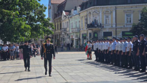 Директорът на полицията в Русе получава знак на областния управител