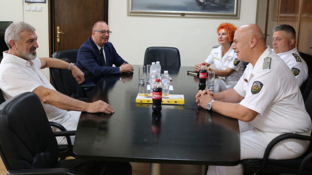 Ремонт на Паметника на моряка в Русе с подкрепа от ВМС