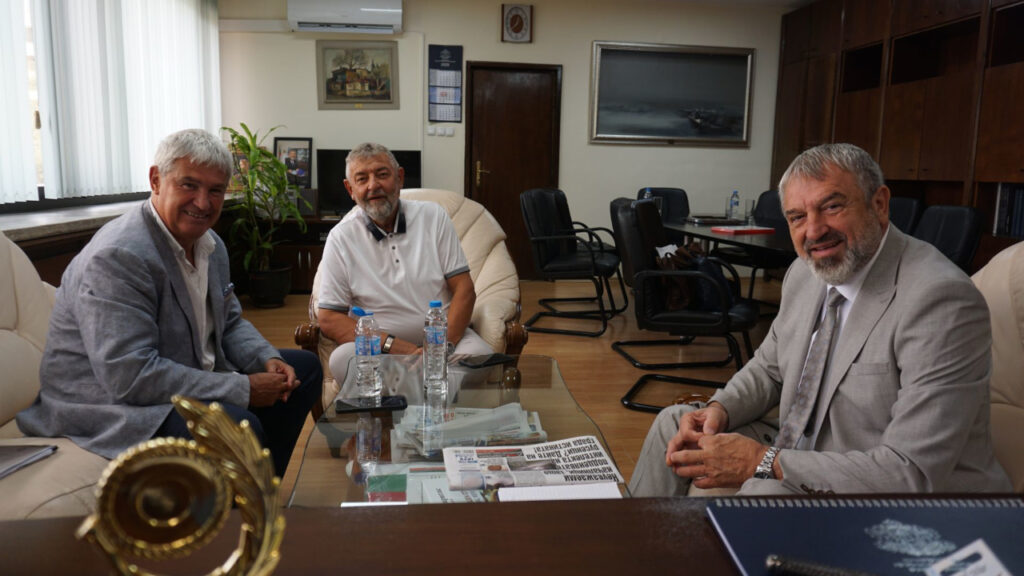 Почетен знак на областния управител връчен Пламен Димитров в Русе