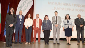 Младежка трудова борса „Кариерни хоризонти“ в Русенския университет – среща между студенти и работодатели 2025