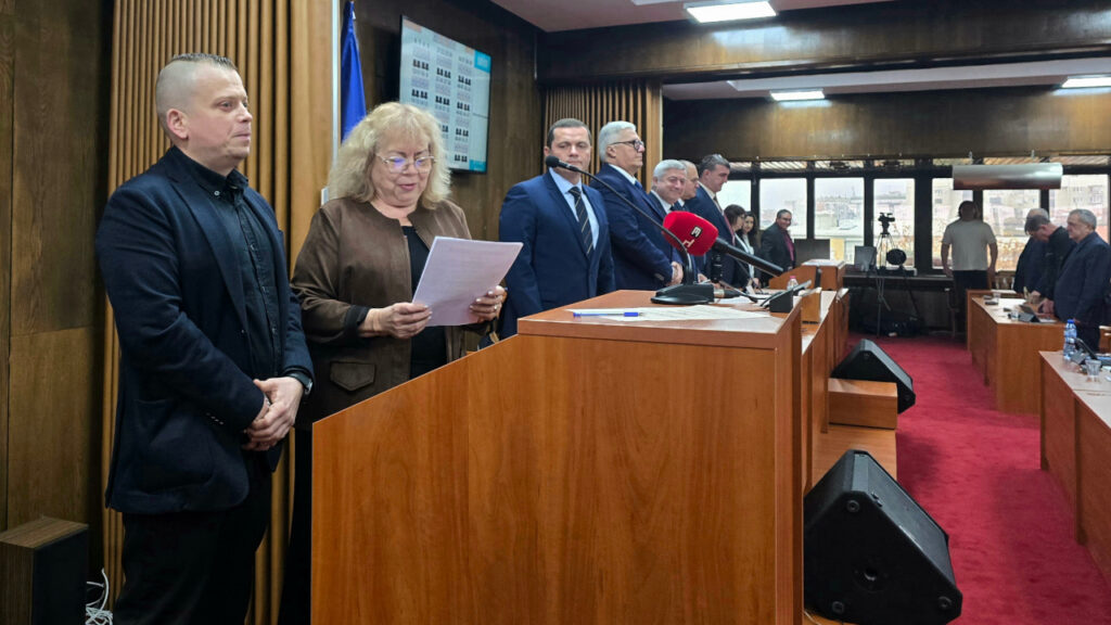 Новият общински съветник Илиян Илиев полага клетва в Общински съвет Русе