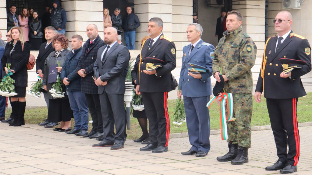 Полицията в Русе отбеляза празника си с награждаване и тържествена церемония