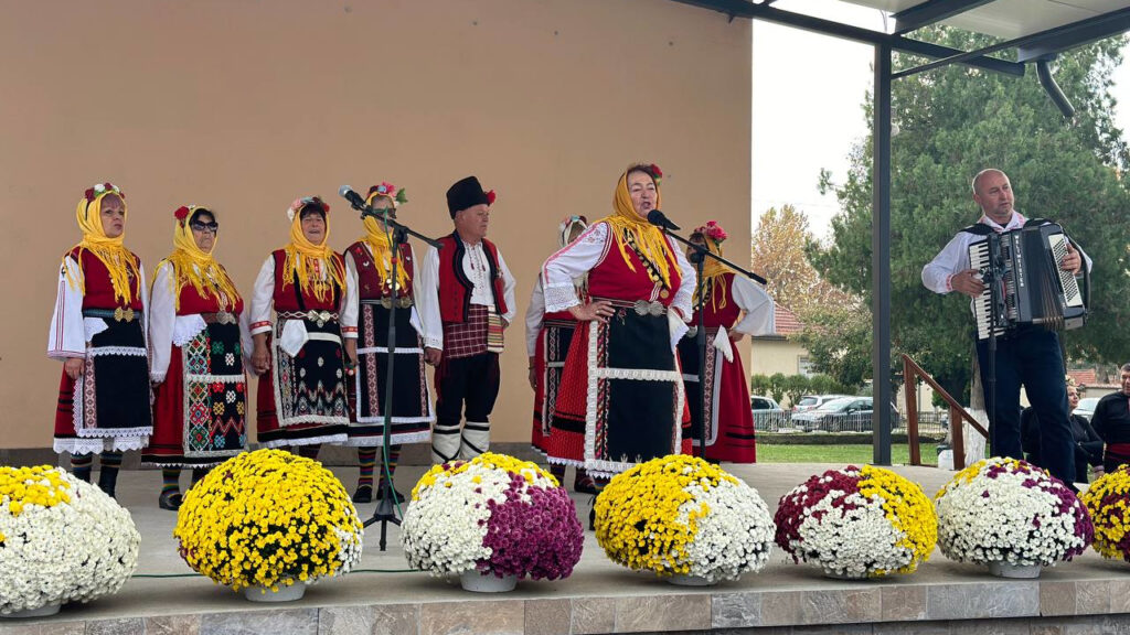 Празник на Сандрово с музика, танци и дух на традициите