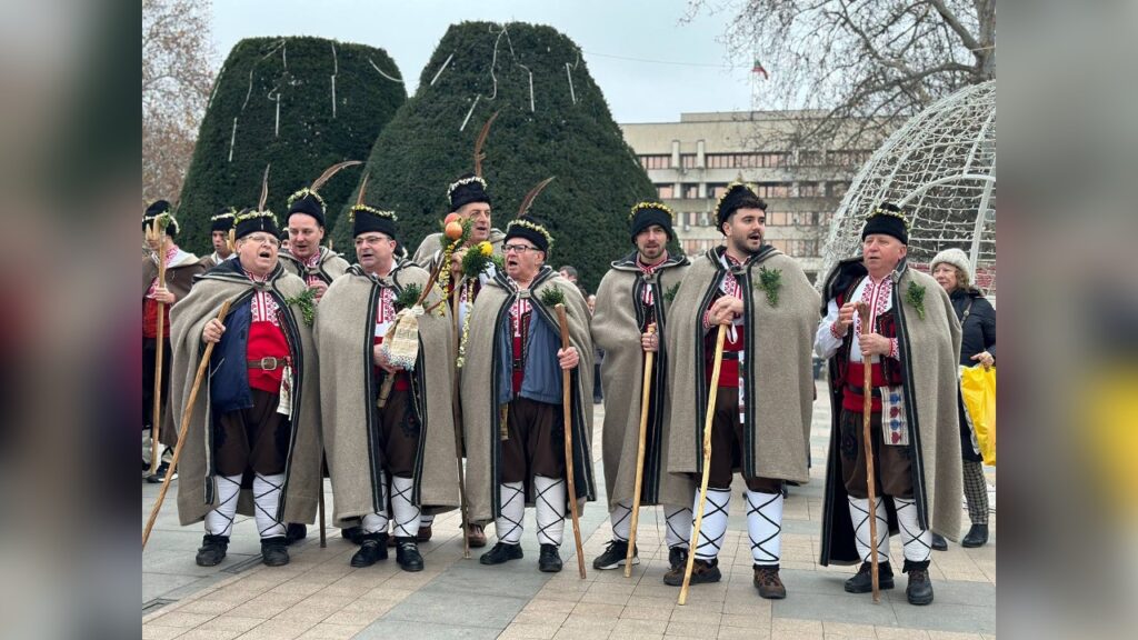 Коледарите в центъра на Русе.