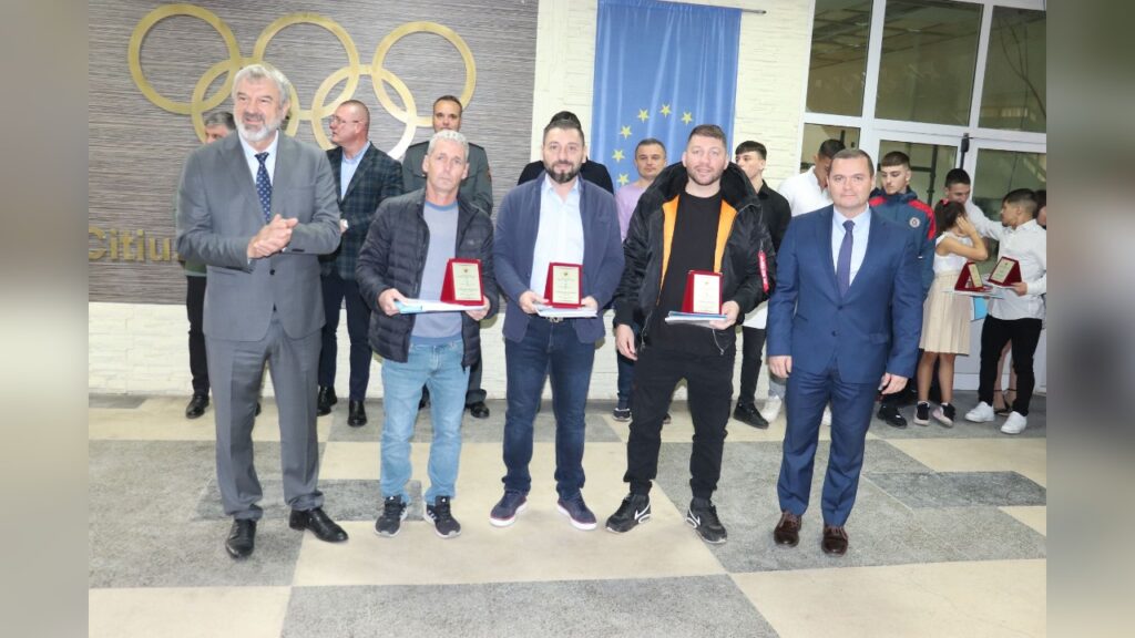 Десетте най-добри спортисти на спортното училище в Русе получават награди на церемония