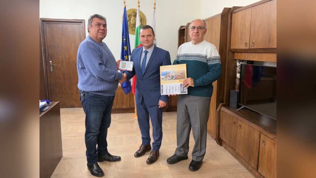 Запасните офицери наградиха кмета на Русе за приноса му към историческата памет на региона