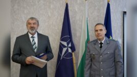 Началникът на Военното окръжие в Русе полковник Васил Петров и областният управител на Русе - Драгомир Драганов