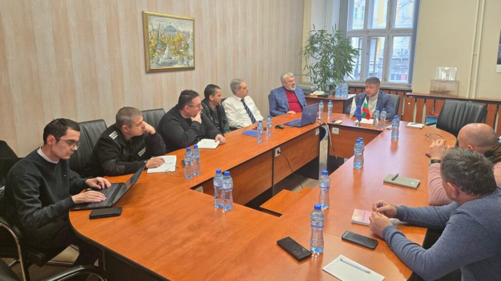 Обсъждане на опасността от ледоход по река Дунав