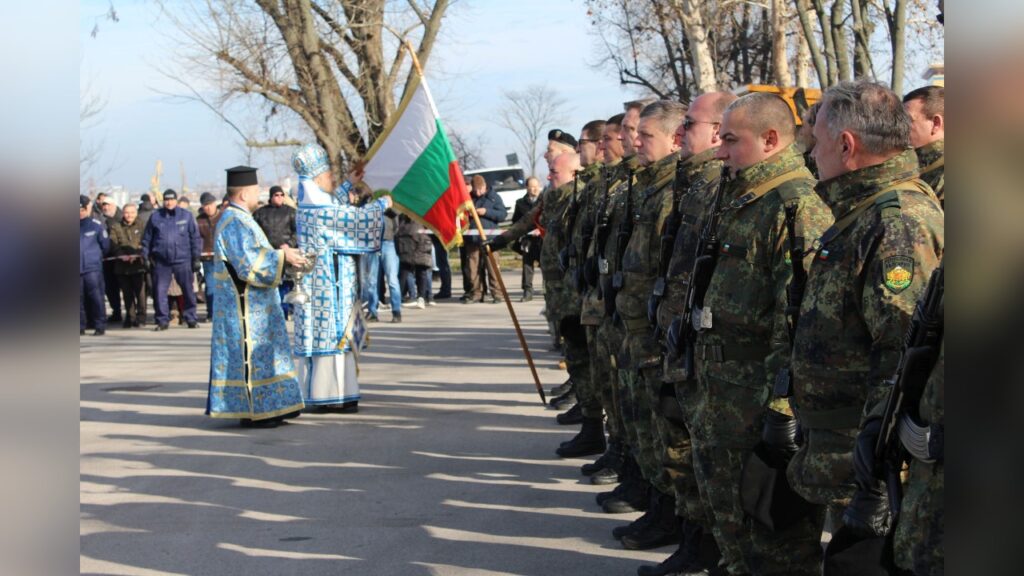 Тържествен водосвет на бойните знамена утре в Русе