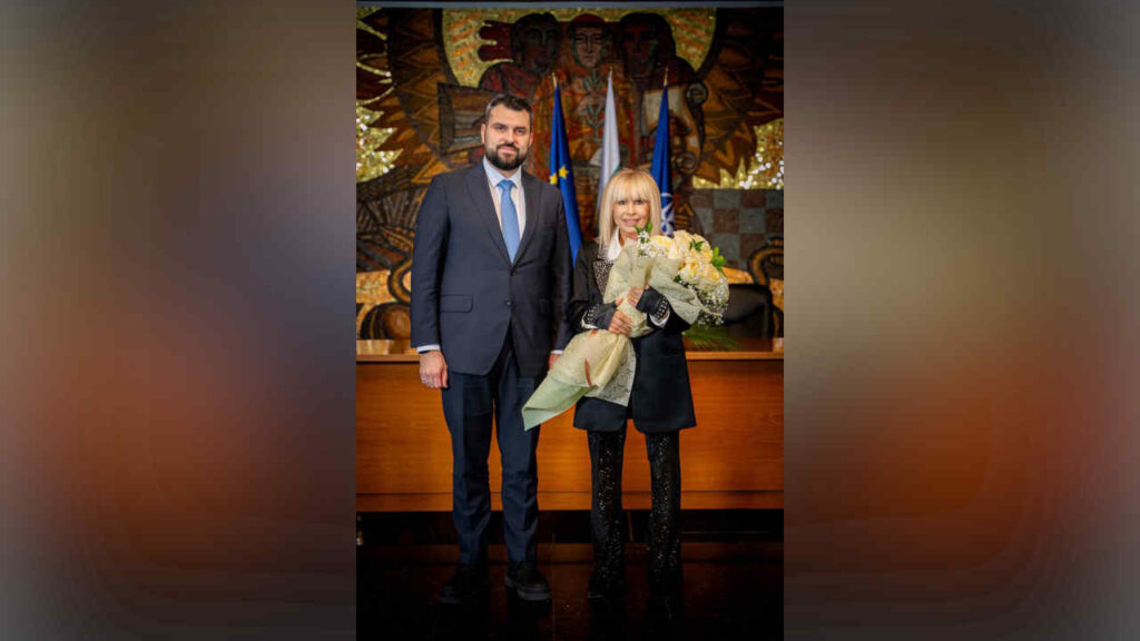 Лили Иванова с отличие „Златна лаврова клонка“