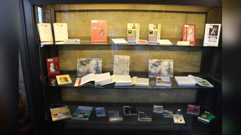 Изложба на книги в РБ "Любен Каравелов" - гр. Русе
