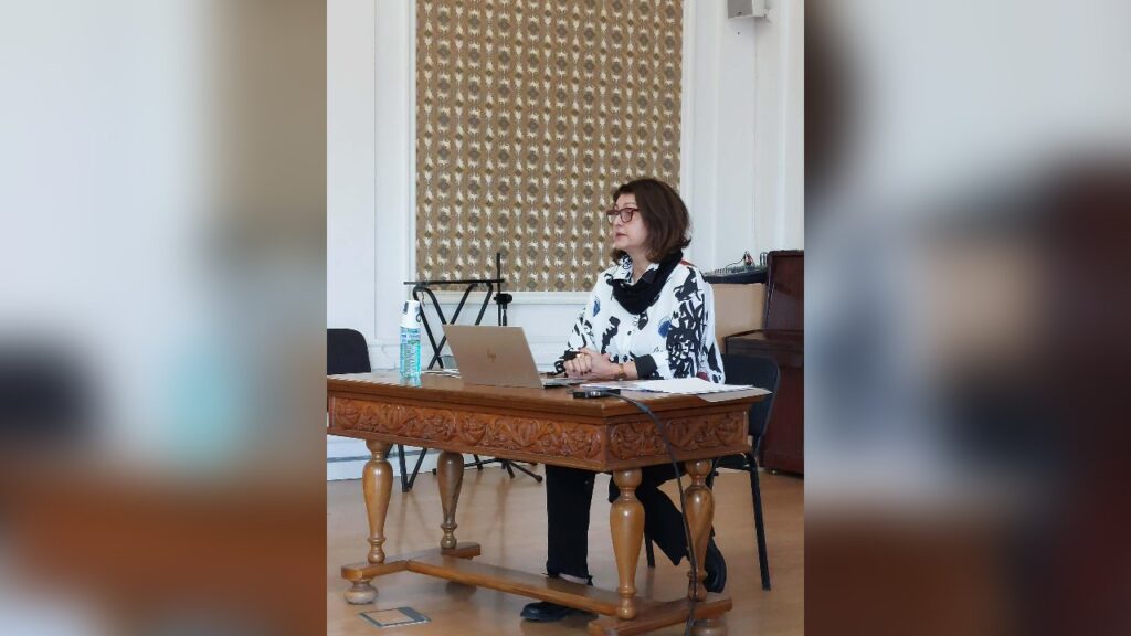 Обучение за обществени колекции
