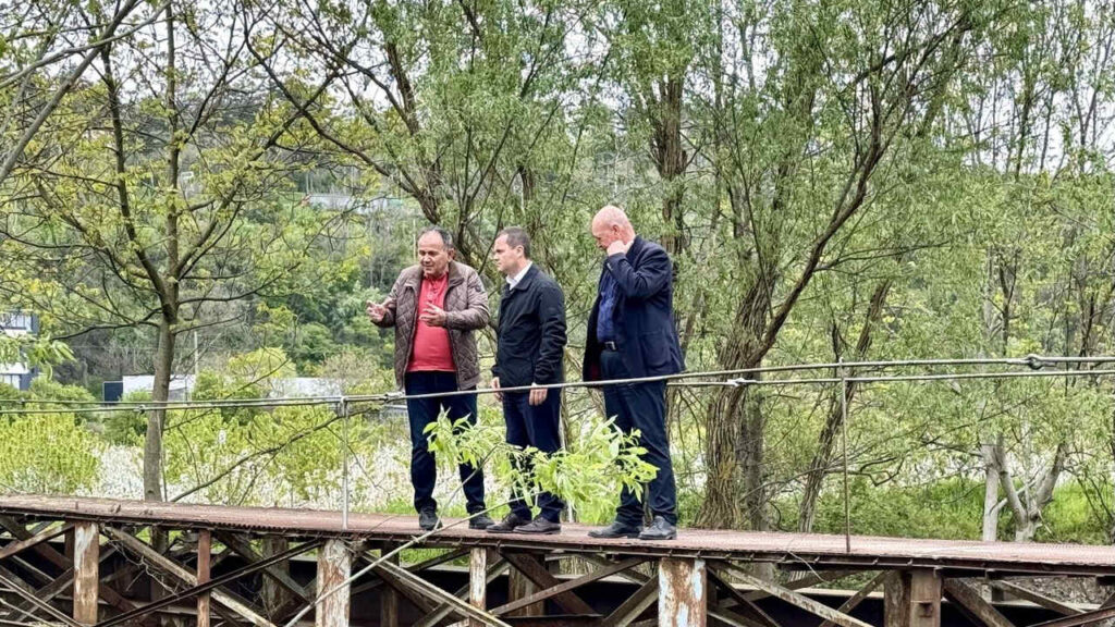 Кметът Пенчо Милков инспектира почистването на Русенски Лом