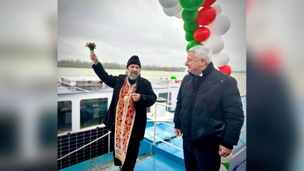 Катамаран „Иноватор“ в Русе