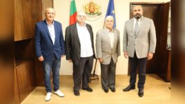 Георги Николов получава награда в Русе.