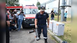 Министър Ефремова обявява обучение за пожарникари и доброволци