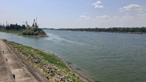 Снимка на река Дунав край Русе.
