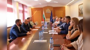 Министър Абровски анонсира помощ за земеделците