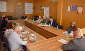 Консултациите за съставите на секционните избирателни комисии в Разград приключиха с особено мнение.