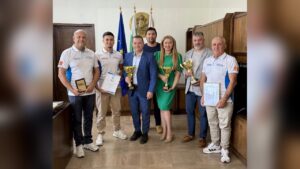 Община Русе получава награда от Клуб „Ряхово“ за водомоторен спорт.