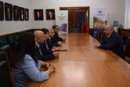 Среща между ректорското ръководство на Русенския университет и директора на ОДМВР – Русе старши комисар Петър Ванев.