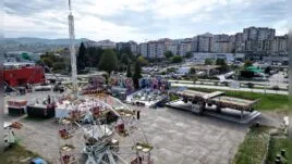Деца се забавляват в "Търново Ленд"