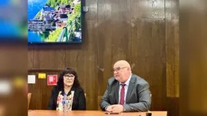 Участници във форум за безопасна училищна среда