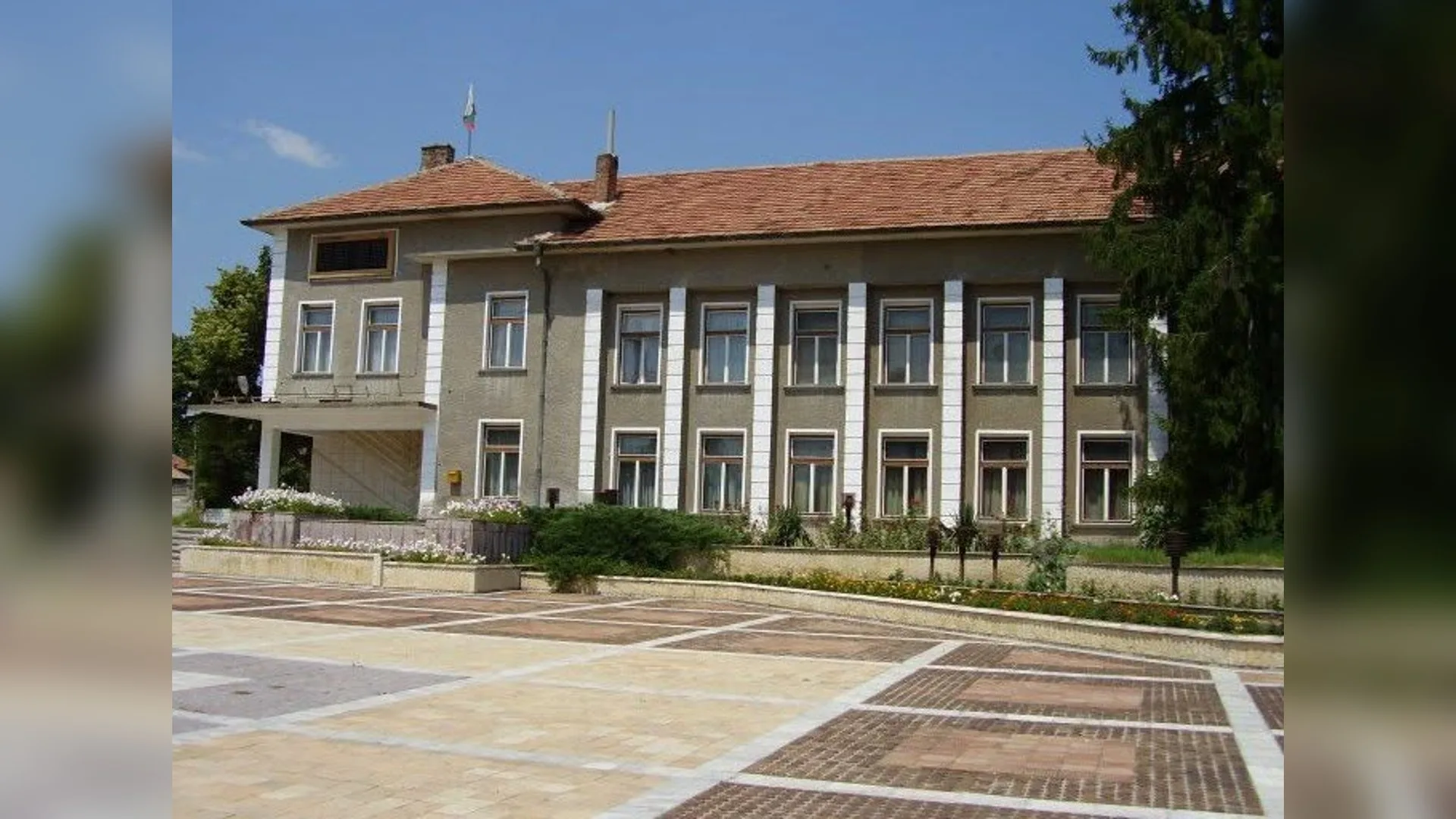 Община Свищов инвестира в ремонт на читалището в Морава
