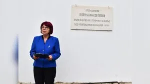 Деца посещават Община Разград по повод Деня на българската община.